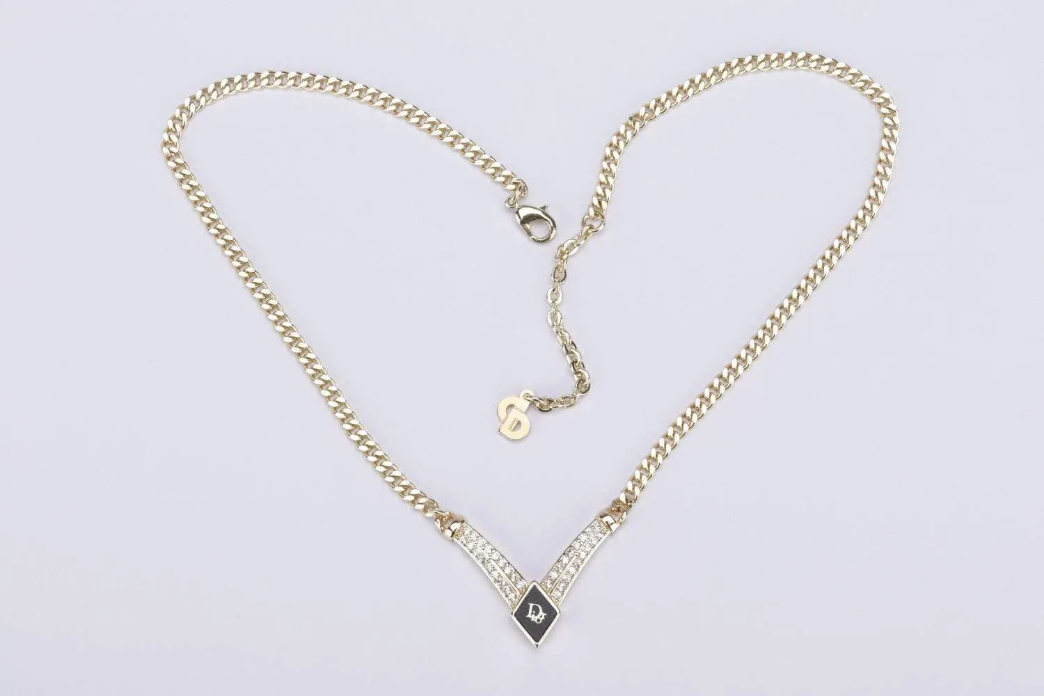 CHRISTIAN DIOR V SHAPE PENDANT NECKLACE 40CM