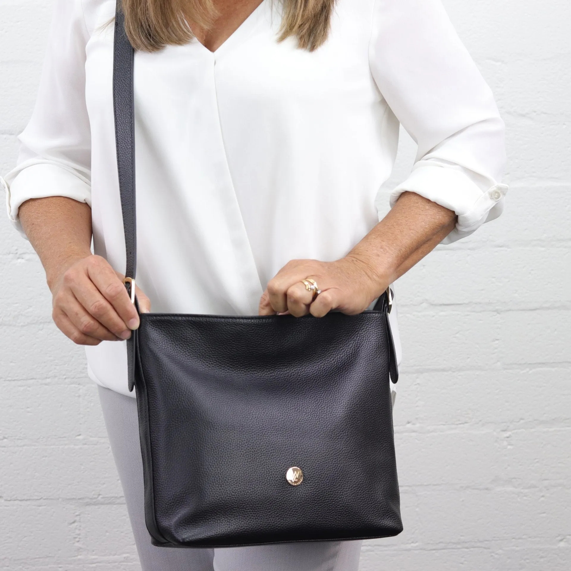 Julie leather shoulder bag