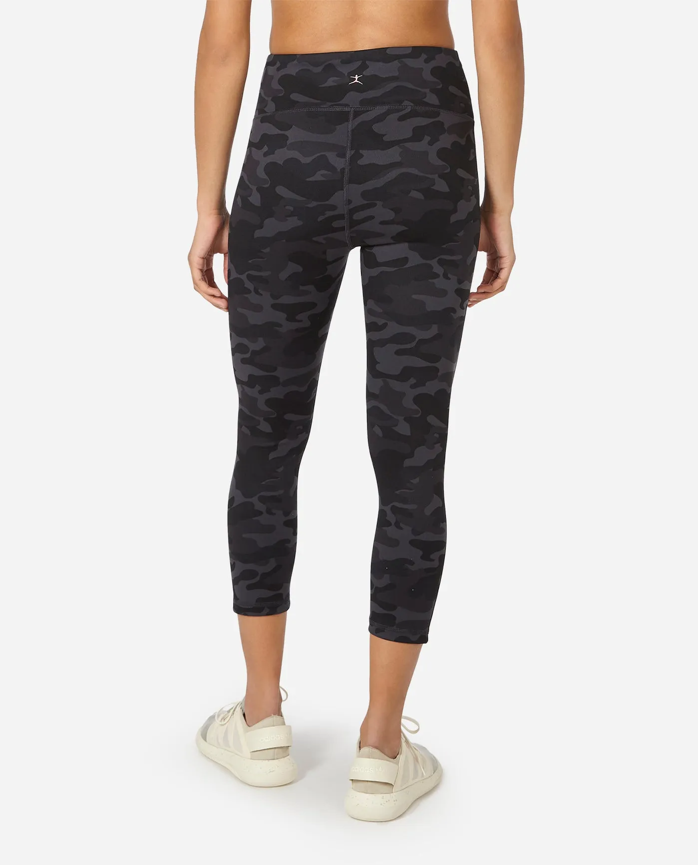 Mid-Rise Camo Cropped Legging