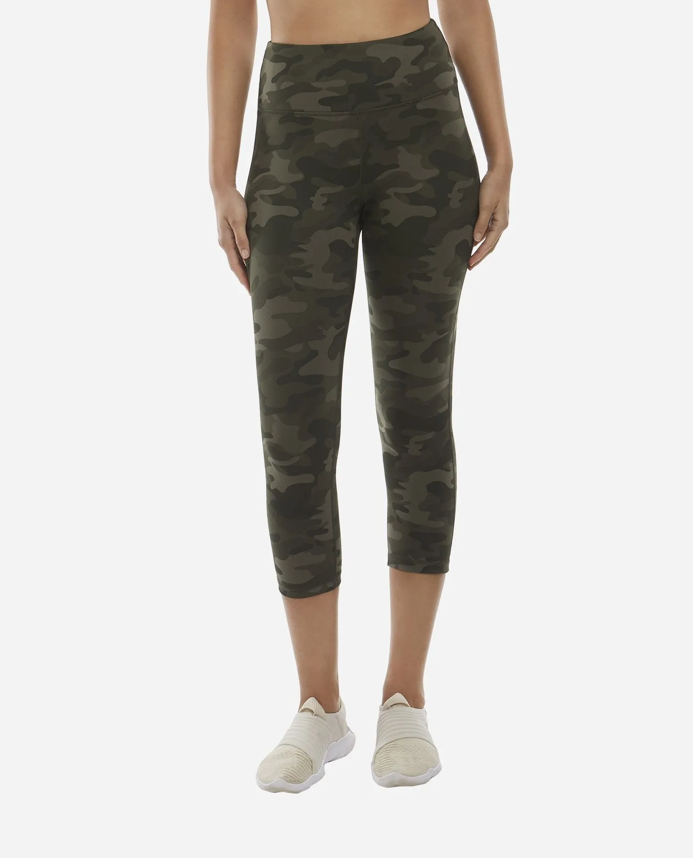 Mid-Rise Camo Cropped Legging