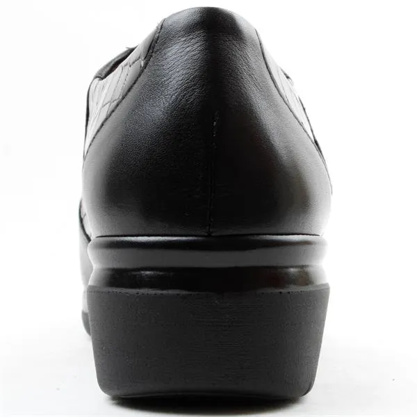 Pitillos Black Walking Shoe