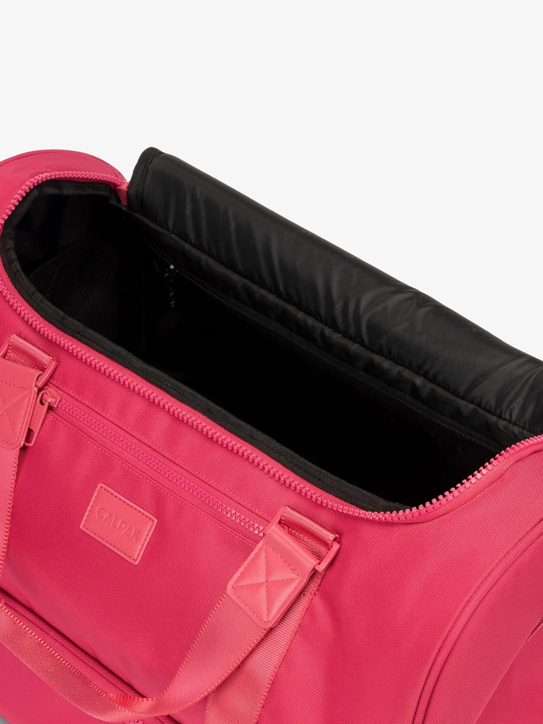 Stevyn Duffel Bag with Shoe Compartment